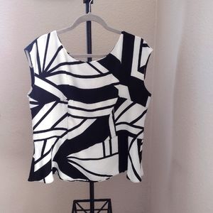 WORTHINGTON BLACK & WHITE TANK TOP